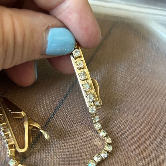 Vintage Aurora Borealis gold sweater clip - Picture 5 of 6